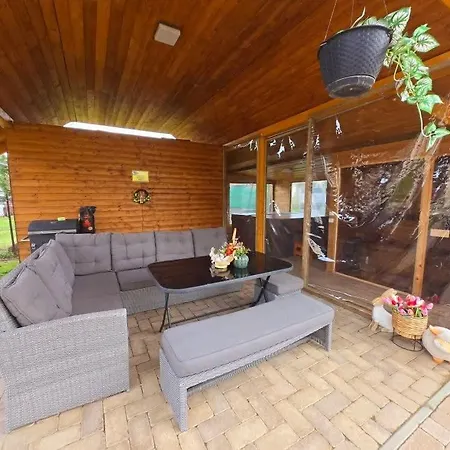 Oliver Apartmanhaz * Balatonlelle