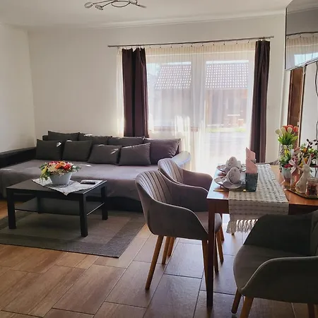 Oliver Apartmanhaz * Balatonlelle