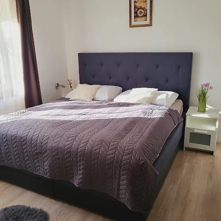 Oliver Apartmanhaz Apartment Balatonlelle